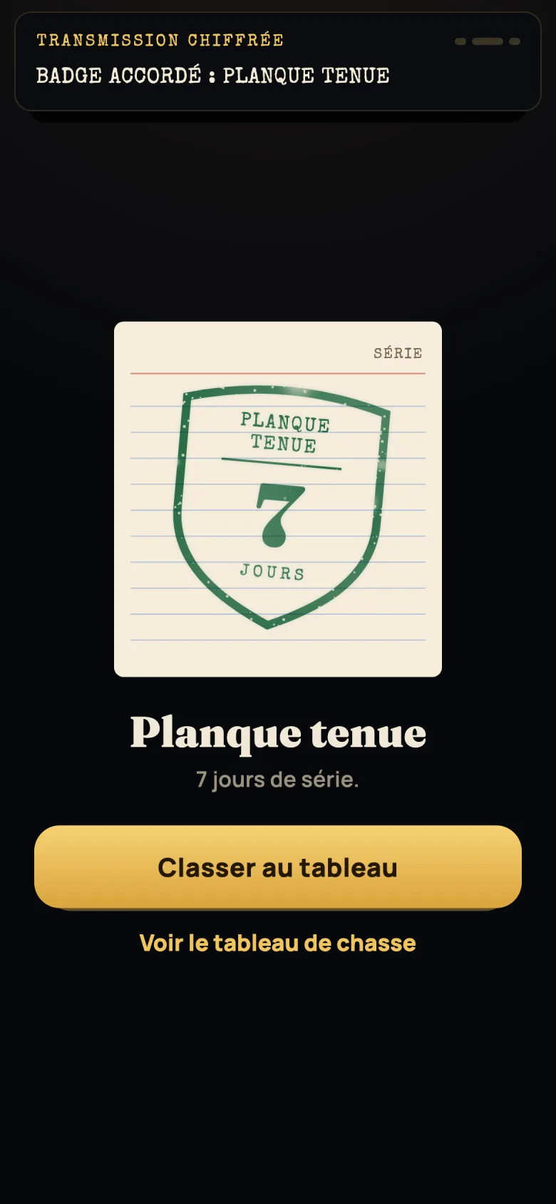 Un pli confidentiel : le badge Planque tenue tamponné en vert